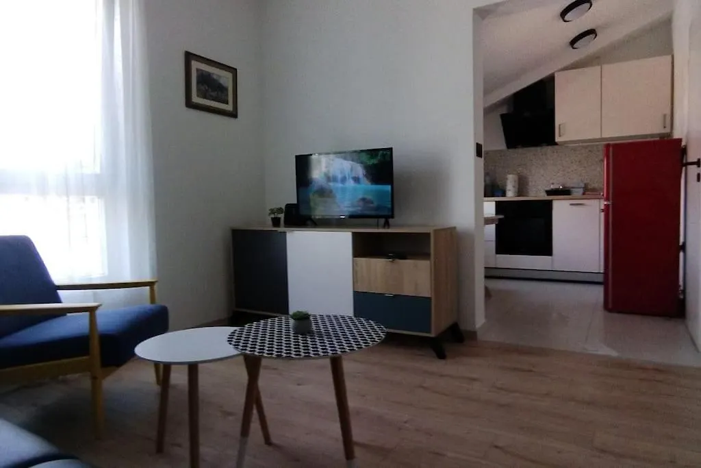 Cute Apartment Marla Art Close To Center プーラ