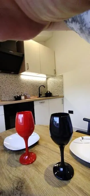 Cute Apartment Marla Art Close To Center プーラ